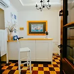 罗多斯尼奥霍里精英套房精品酒店 4* Rhodes City