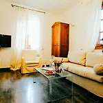 酒店 罗多斯尼奥霍里精英套房精品酒店 Rhodes City