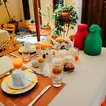 酒店 罗多斯尼奥霍里精英套房精品酒店 4*